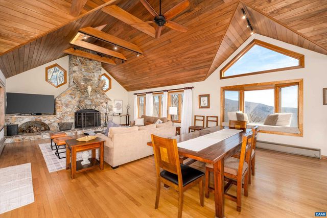327 CRAWFORDS EDGE, Roseland, VA 22967