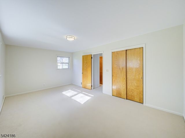 107 Old Farm Rd, Readington Twp., NJ 08889