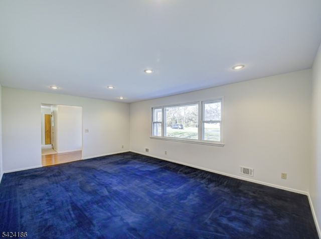 107 Old Farm Rd, Readington Twp., NJ 08889