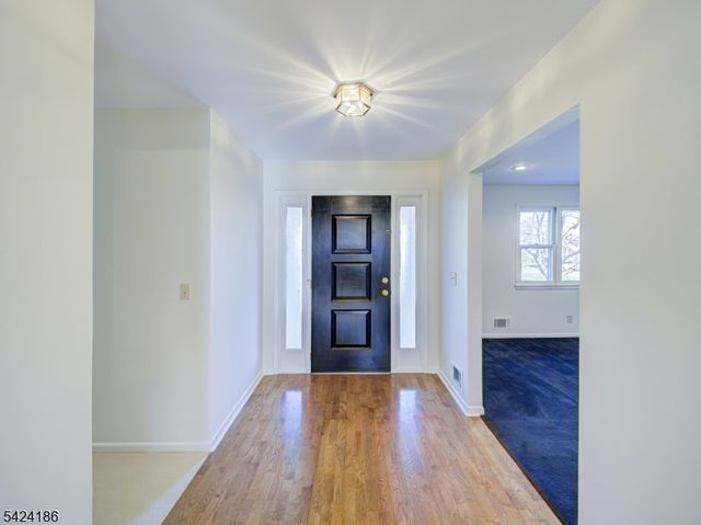 107 Old Farm Rd, Readington Twp., NJ 08889