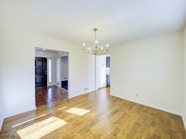 107 Old Farm Rd, Readington Twp., NJ 08889