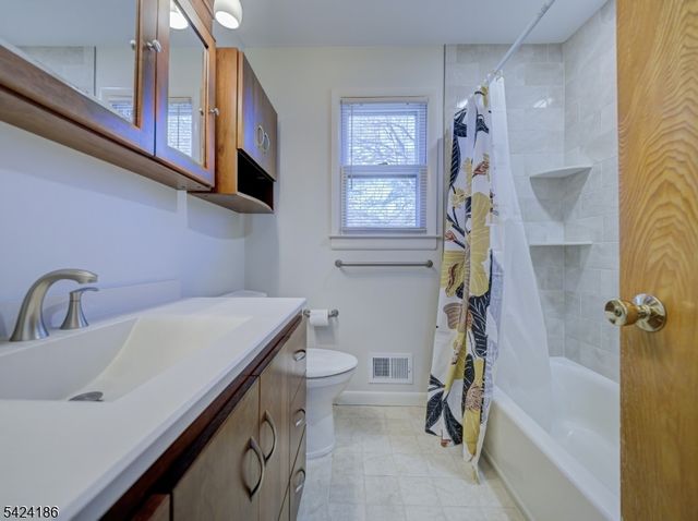 107 Old Farm Rd, Readington Twp., NJ 08889