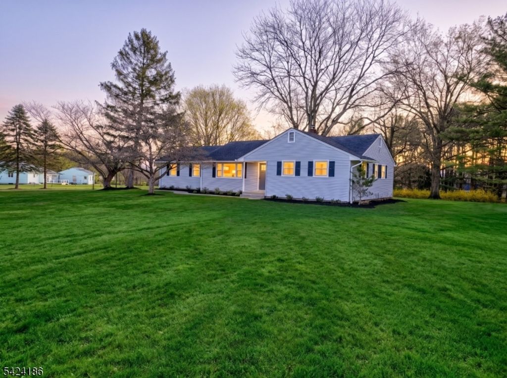 107 Old Farm Rd, Readington Twp., NJ 08889