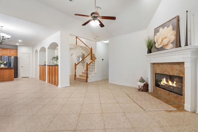 307 Arbor Ridge Lane, Conroe, TX 77384