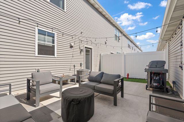 1003 E 117th Lane, Crown Point, IN 46307