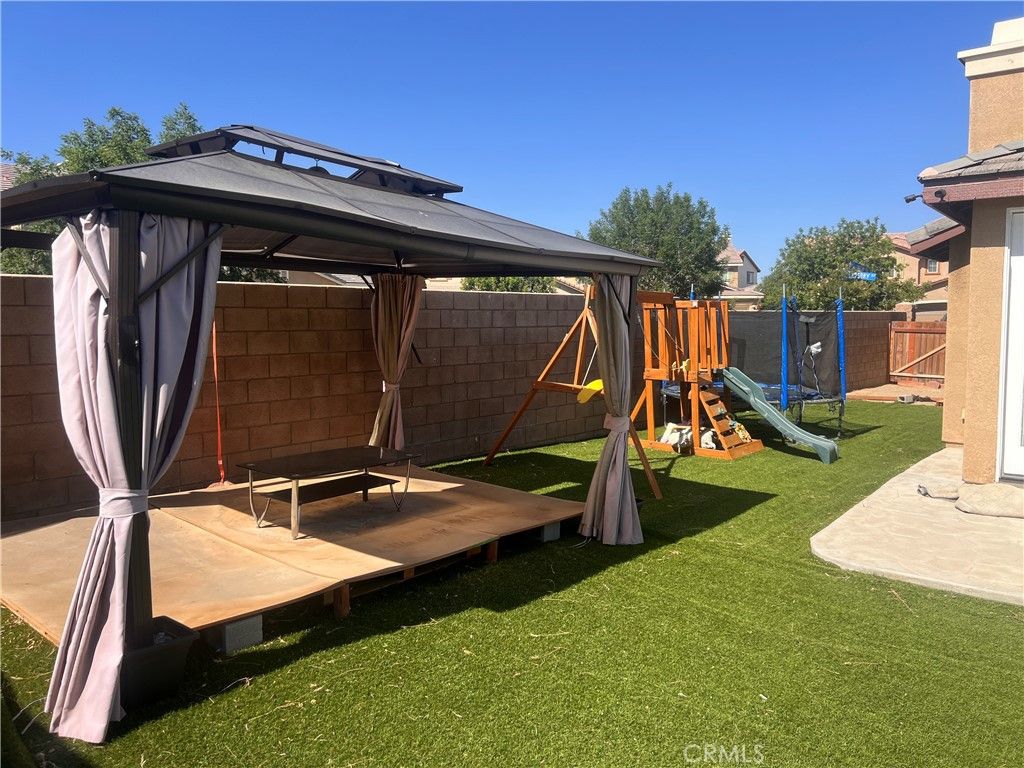 Image 20 of property listing at 13745 Bayberry, Victorville, CA 92392