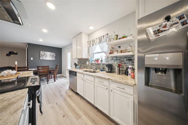 106 Glenview Place, Hutchins, TX 75141
