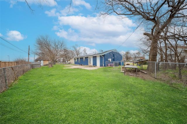 106 Glenview Place, Hutchins, TX 75141