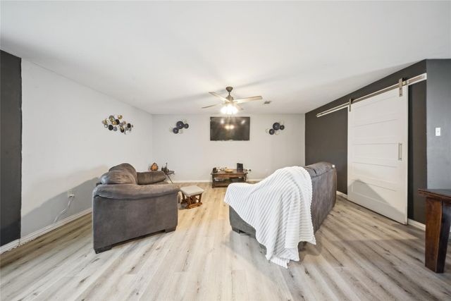 106 Glenview Place, Hutchins, TX 75141