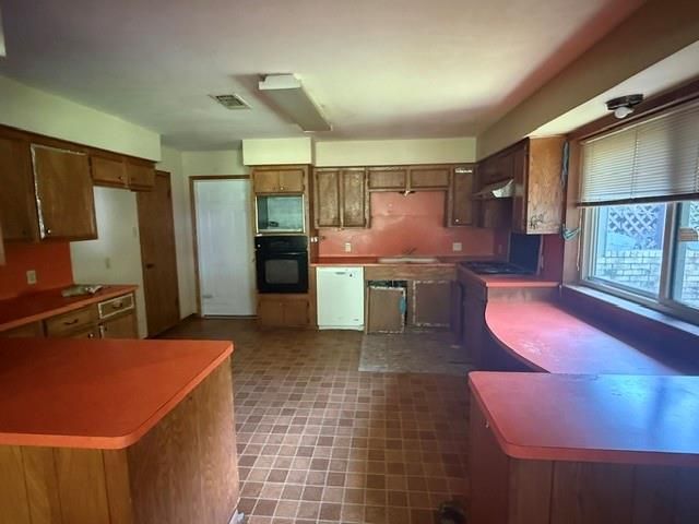 820 Avenue L, Dickinson, TX 77539