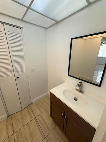 2025 NE 164th St 303, North Miami Beach, FL 33162