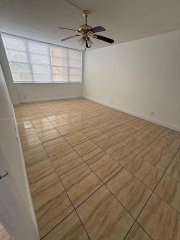 2025 NE 164th St 303, North Miami Beach, FL 33162