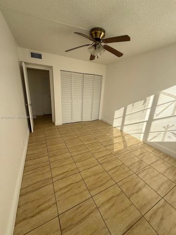 2025 NE 164th St 303, North Miami Beach, FL 33162