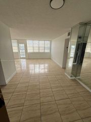 2025 NE 164th St 303, North Miami Beach, FL 33162