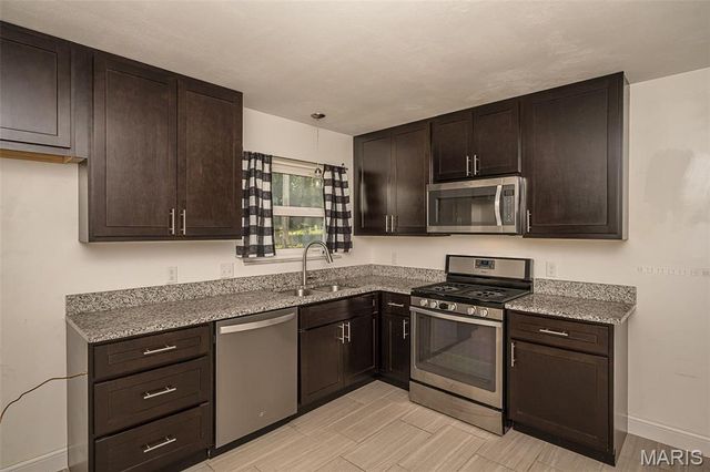 4184 Lisieux Lane, Oakville, MO 63129
