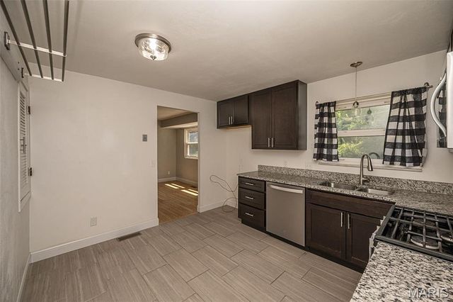 4184 Lisieux Lane, Oakville, MO 63129