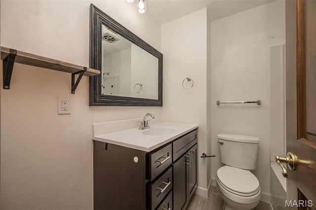 4184 Lisieux Lane, Oakville, MO 63129