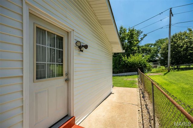 4184 Lisieux Lane, Oakville, MO 63129