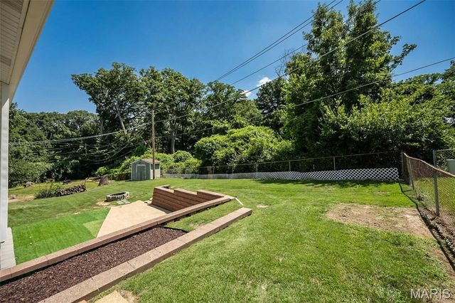 4184 Lisieux Lane, Oakville, MO 63129