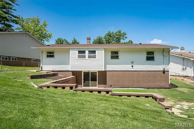 4184 Lisieux Lane, Oakville, MO 63129