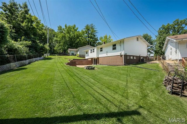 4184 Lisieux Lane, Oakville, MO 63129