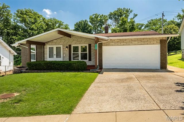 4184 Lisieux Lane, Oakville, MO 63129