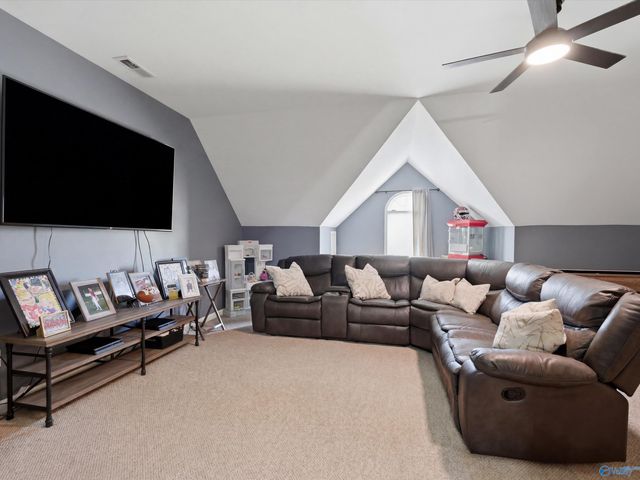 1013 Mill Race Circle, Guntersville, AL 35976