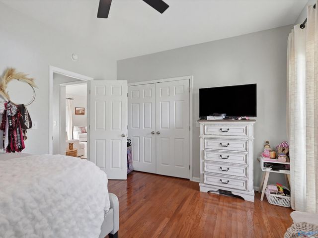1013 Mill Race Circle, Guntersville, AL 35976