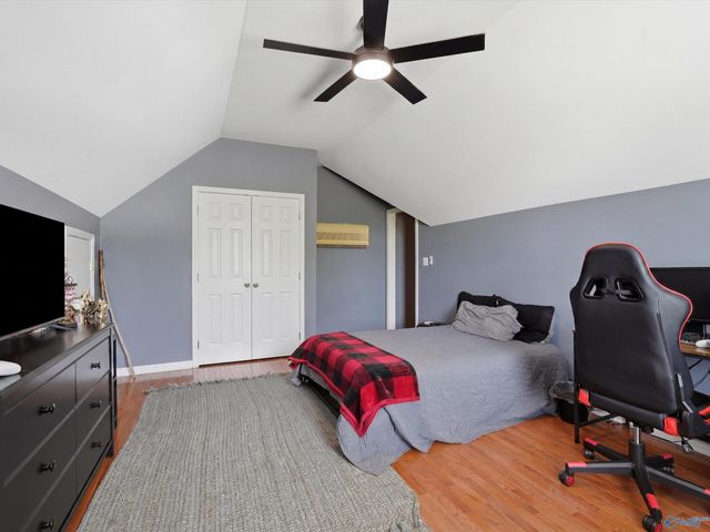 1013 Mill Race Circle, Guntersville, AL 35976