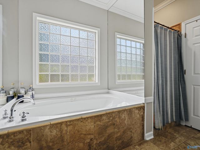 1013 Mill Race Circle, Guntersville, AL 35976