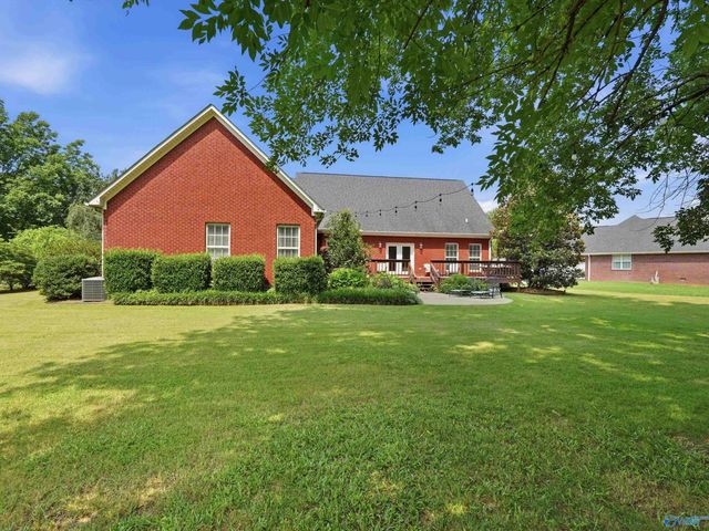 1013 Mill Race Circle, Guntersville, AL 35976