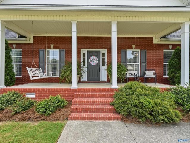 1013 Mill Race Circle, Guntersville, AL 35976