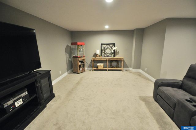 3123 N 93rd Court, Lincoln, NE 68507