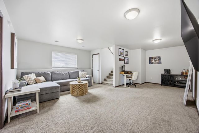 6112 14th Street S, Fargo, ND 58104