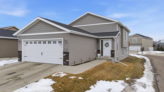 6112 14th Street S, Fargo, ND 58104