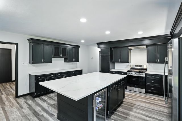 2711 Edgewood Drive, Dyer, IN 46311