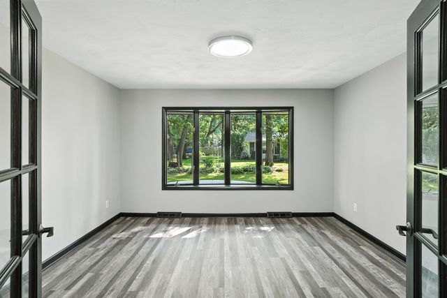 2711 Edgewood Drive, Dyer, IN 46311