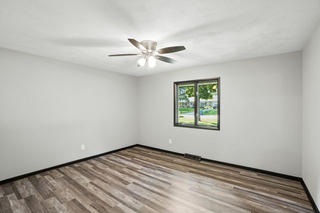 2711 Edgewood Drive, Dyer, IN 46311