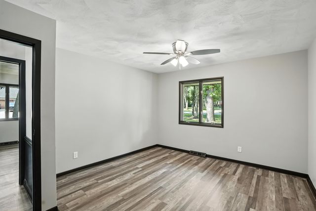 2711 Edgewood Drive, Dyer, IN 46311