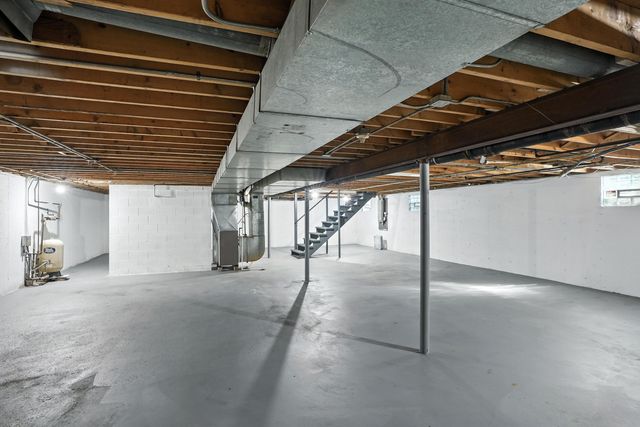 2711 Edgewood Drive, Dyer, IN 46311