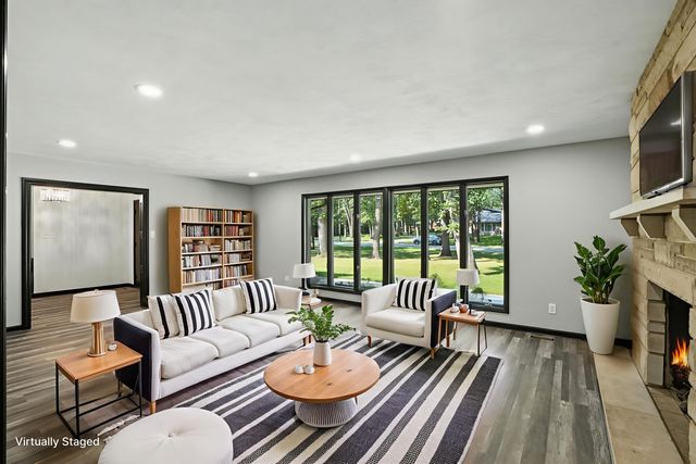 2711 Edgewood Drive, Dyer, IN 46311