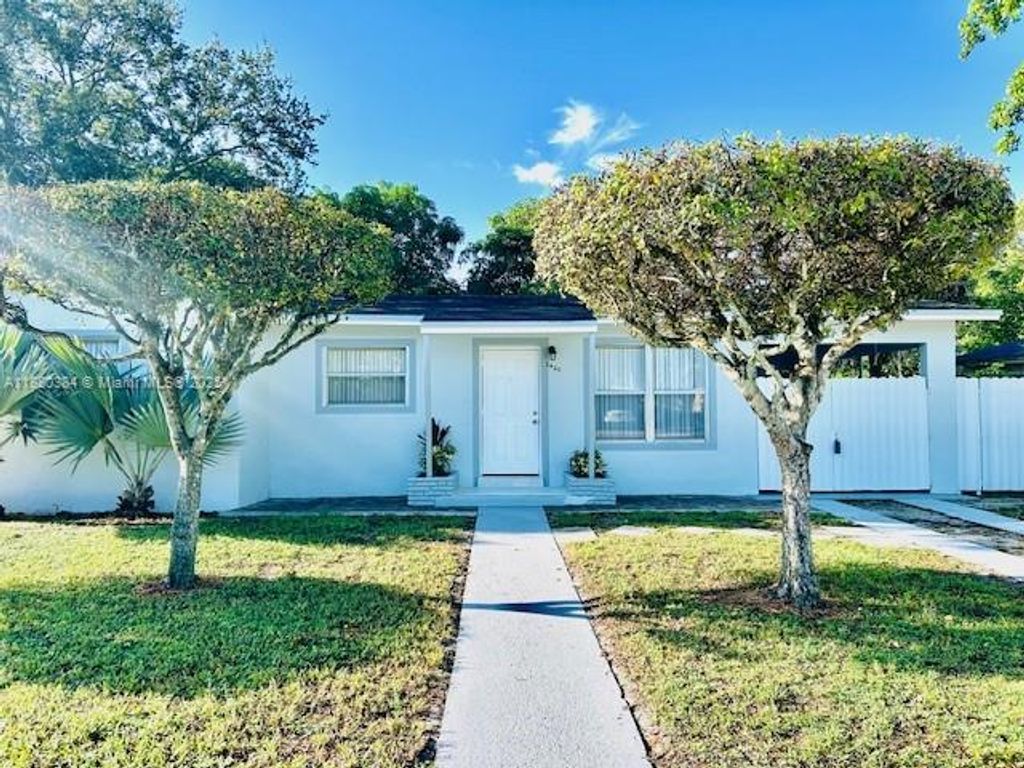 3420 NW 2nd St, Lauderhill, FL 33311