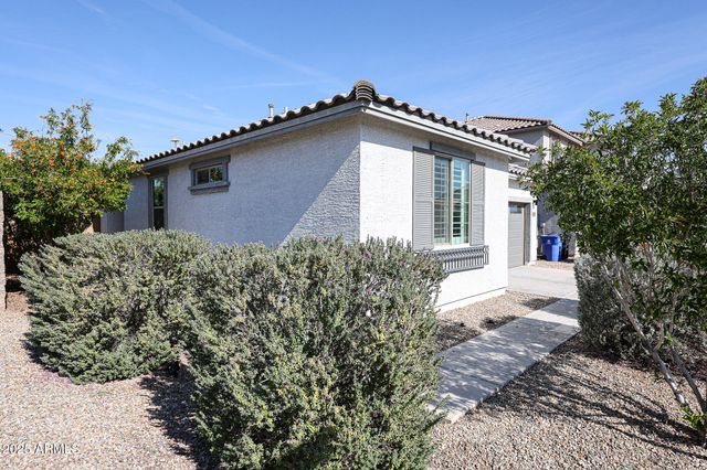 14364 W DESERT HOLLOW Drive, Surprise, AZ 85387