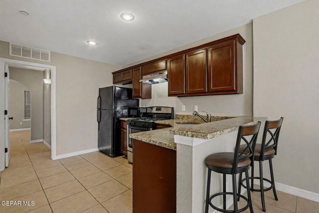 4737 PISTOLERO Lane A & B, El Paso, TX 79912