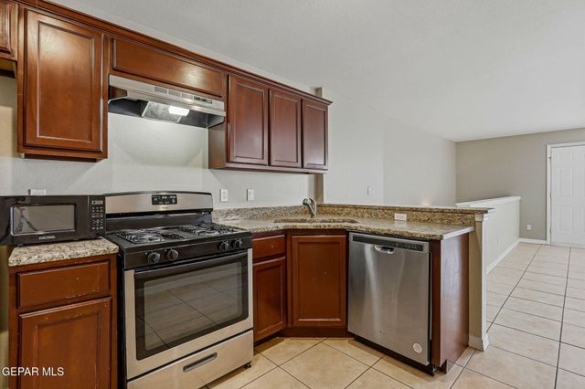 4737 PISTOLERO Lane A & B, El Paso, TX 79912