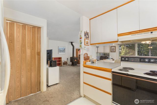 350 Olympic Drive E, Grapeview, WA 98546