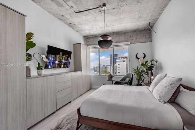 1000 West Ave PH23, Miami Beach, FL 33139