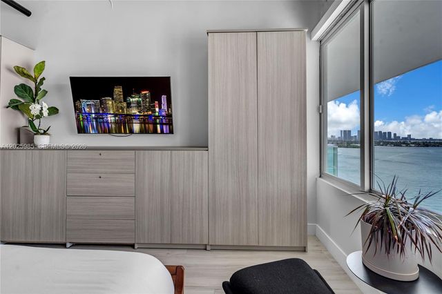 1000 West Ave PH23, Miami Beach, FL 33139