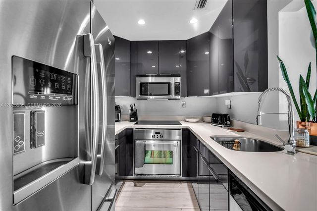 1000 West Ave PH23, Miami Beach, FL 33139