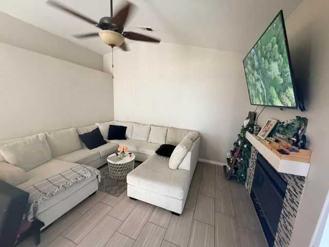 1338 E Castlecrest Avenue, Visalia, CA 93292